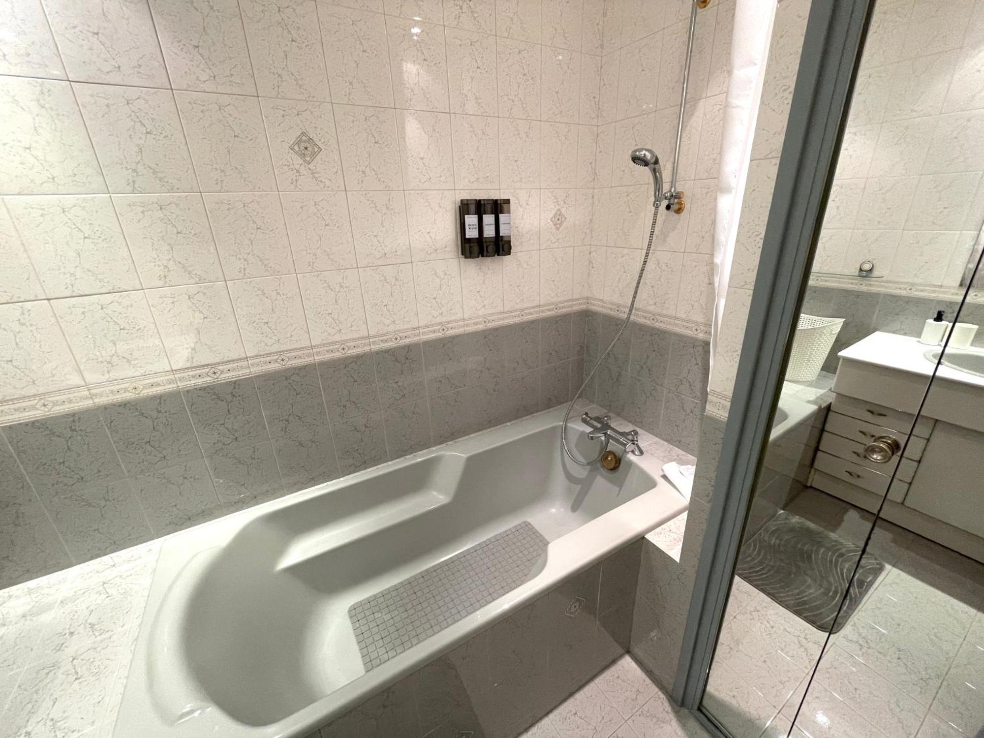 Appartement Confortable, Centre-Ville Troyes Eksteriør billede